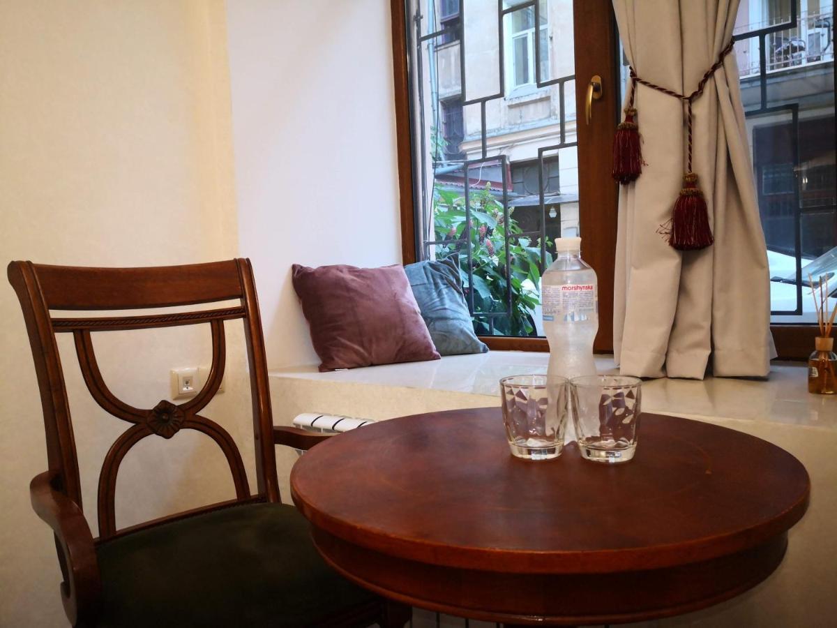 Затишні Апартаменти, Вулиця Дерибасівська, 13 Odesa Exterior photo